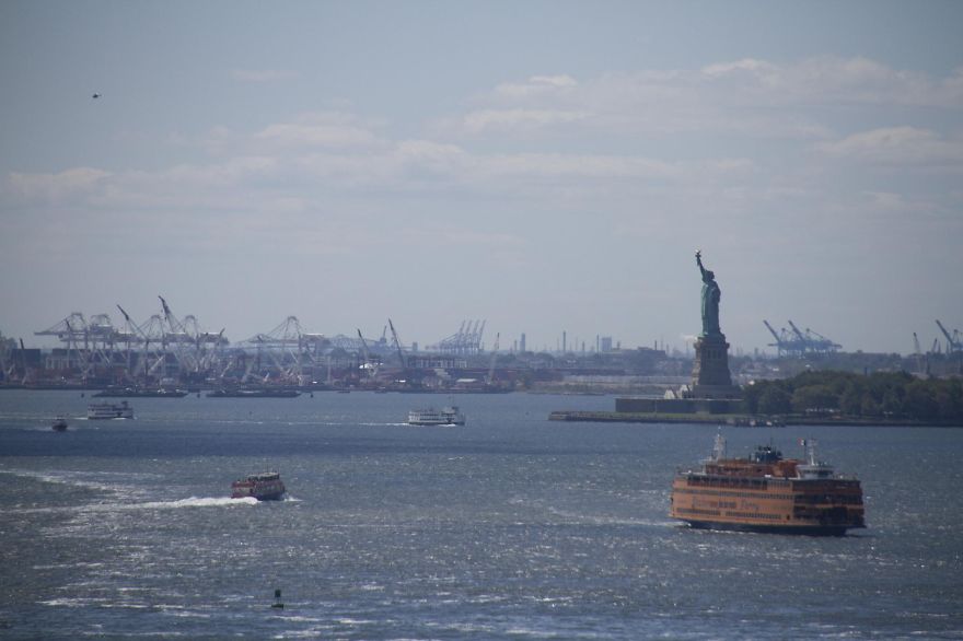 Statue Of Liberty On Hudson River Bored Panda