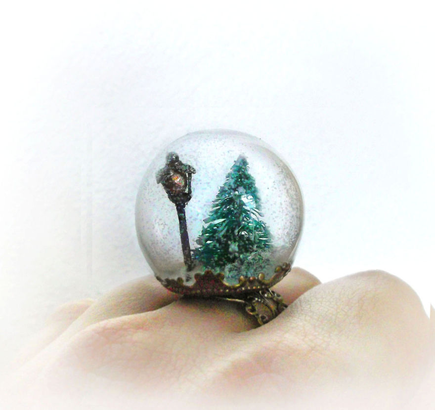 Christmas Snow Globe Ring