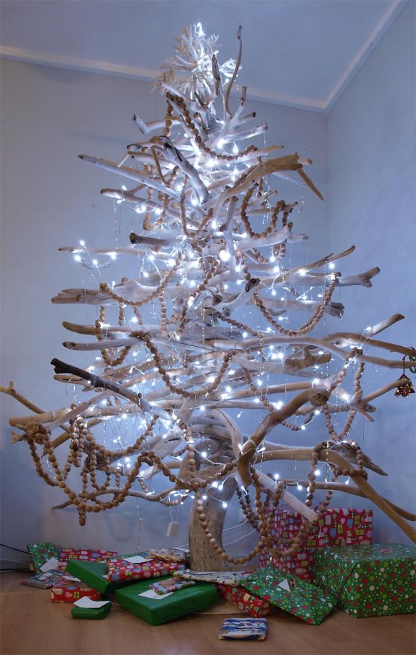 15+ Of The Most Creative DIY Christmas Trees Ever | Bored Panda