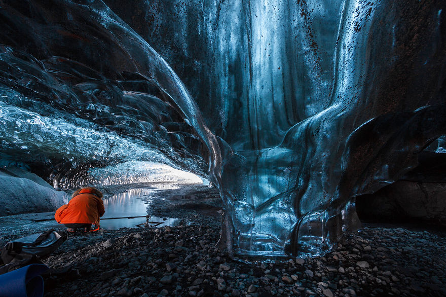 I-finally-visited-the-ice-caves-in-Iceland24__880.jpg
