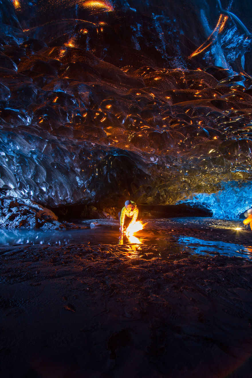 I-finally-visited-the-ice-caves-in-Iceland28__880.jpg