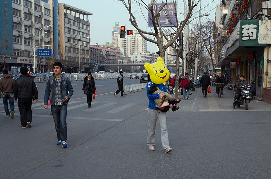 1self-taught-perfectly-timed-street-photography-china-tao-liu-15