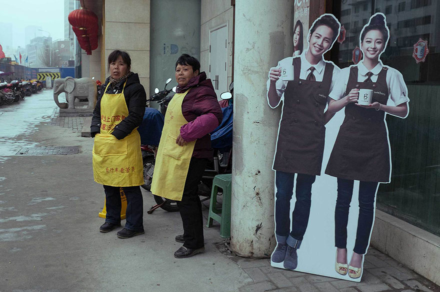 1self-taught-perfectly-timed-street-photography-china-tao-liu-48
