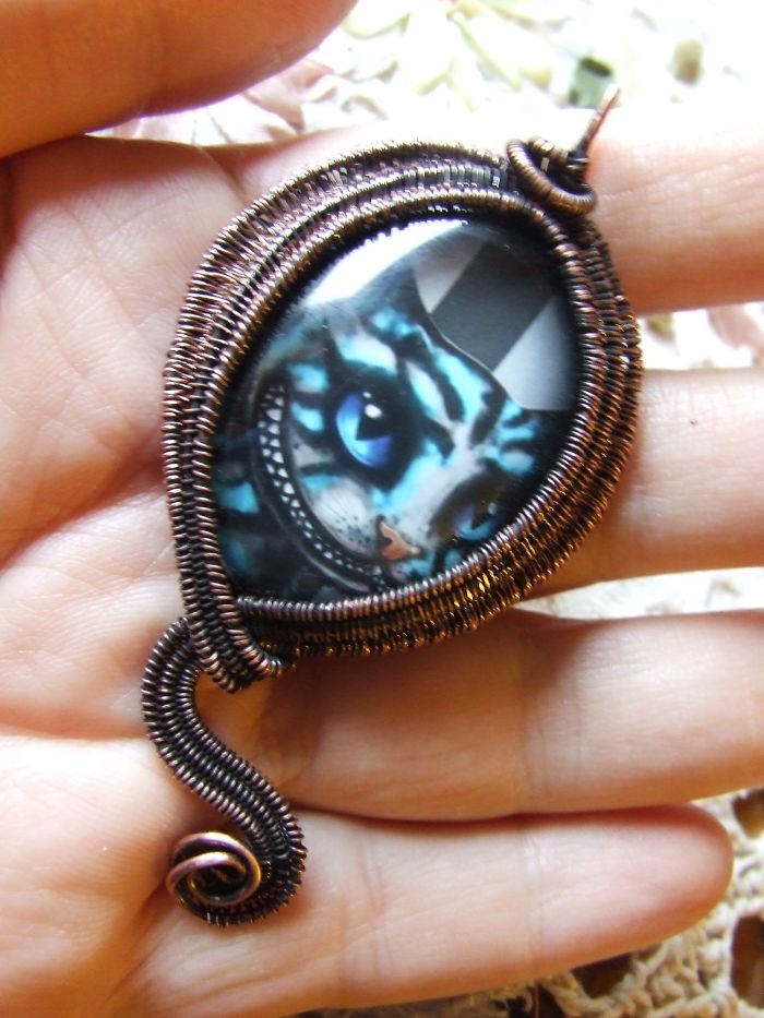 Alice In Wonderland - The Cheshire Cat Necklace