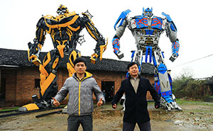 Farmer Dad And His Son Build Transformers From Scrap Metal In China And Make $160K A Year