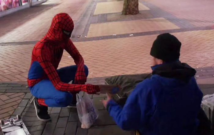 spider-man-helps-feeds-homeless-birmingham-uk-7