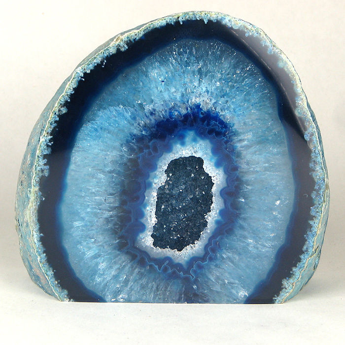 Blue Agate Geode | Bored Panda