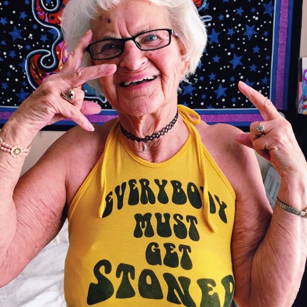 Η Γιαγιά του Instragram ξαναχτύπησε Δείτε τι απίστευτο της ζήτησαν να κάνει Photos Best