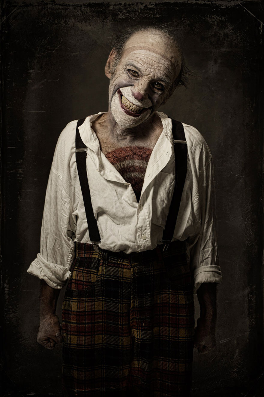 macabre-scary-clown-portraits-photography-clownville-eolo-perfido-99-1