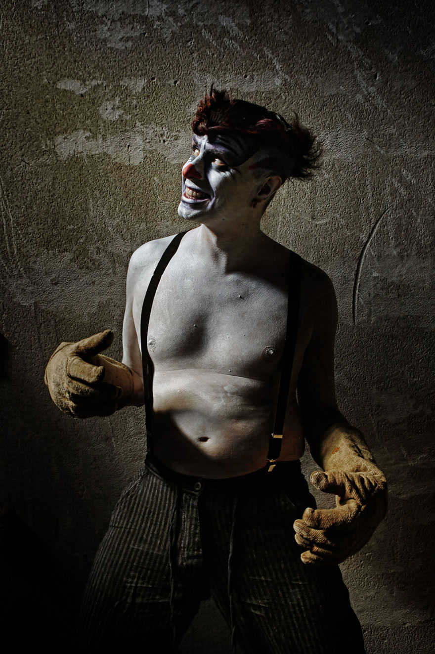 macabre-scary-clown-portraits-photography-clownville-eolo-perfido-99-20