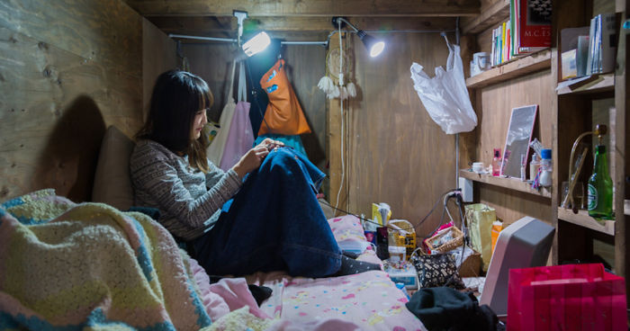 capsule-hotel-home-photography-enclosed-living-small-won-kim-japan-fb__700.jpg