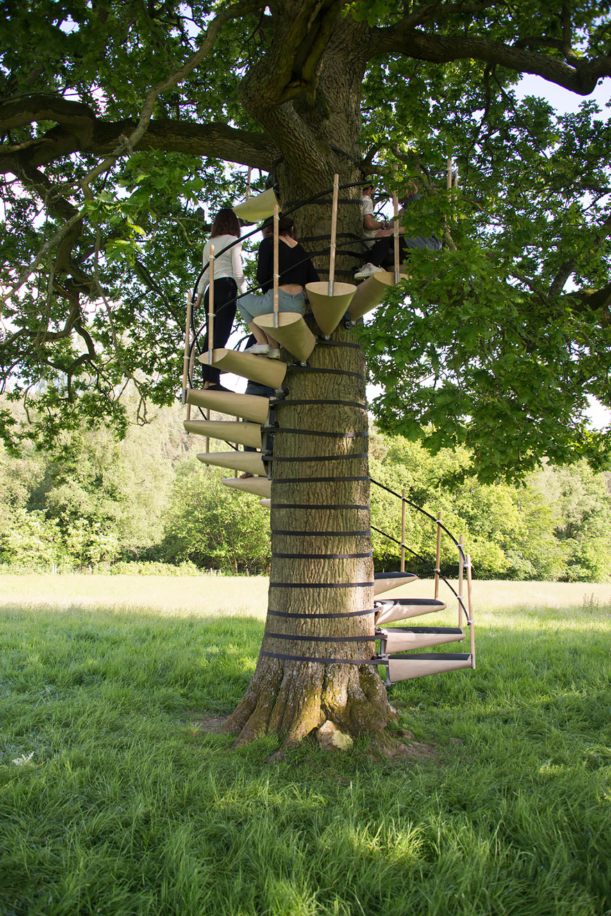 Strap This Spiral Staircase Onto Any Tree Without Tools 