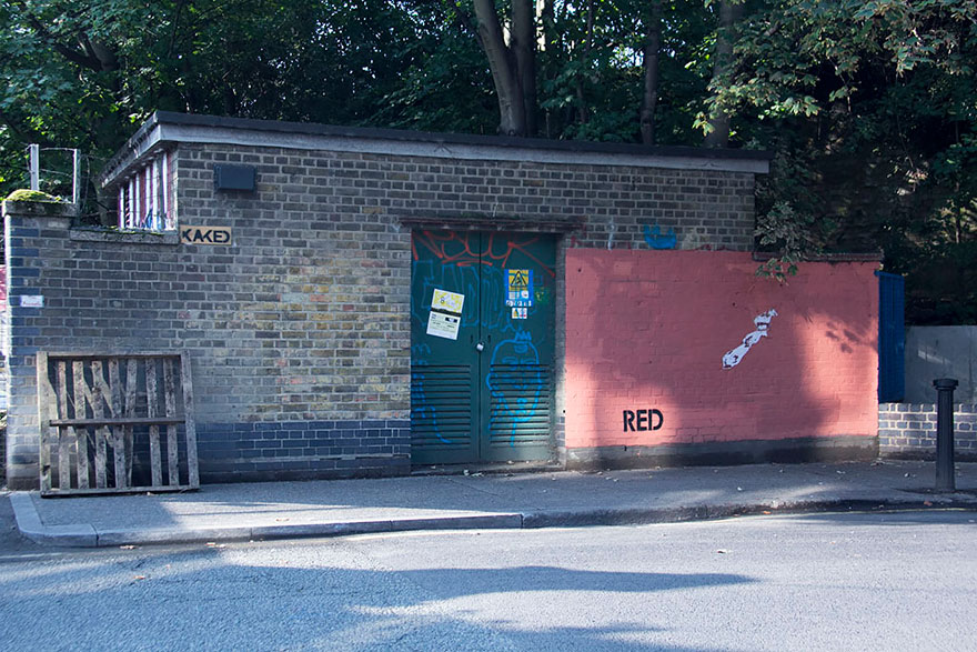 red-wall-graffiti-experiment-london-mobstr-curious-frontier-2