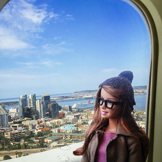 o papusa barbie parodiaza conturile de Instagram 9
