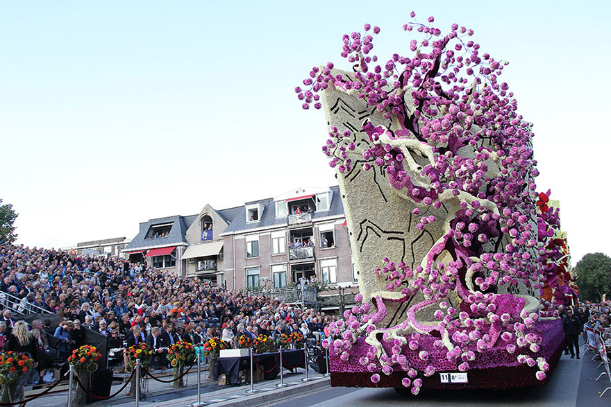 van-gogh-flower-parade-floats-corso-zundert-netherlands-8