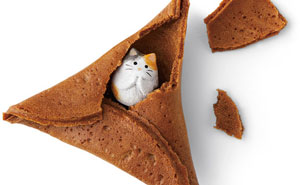 Japan Created A Purrfect Alternative To Fortune Cookies - Fortune Cat Rice Crackers