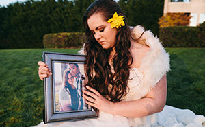 Memorial Photo Shoot: Fiancé Passed Away One Month Before Wedding Day