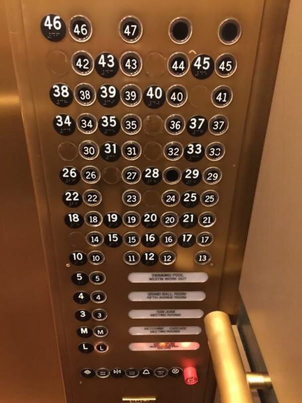 이 엘리베이터 버튼 패널