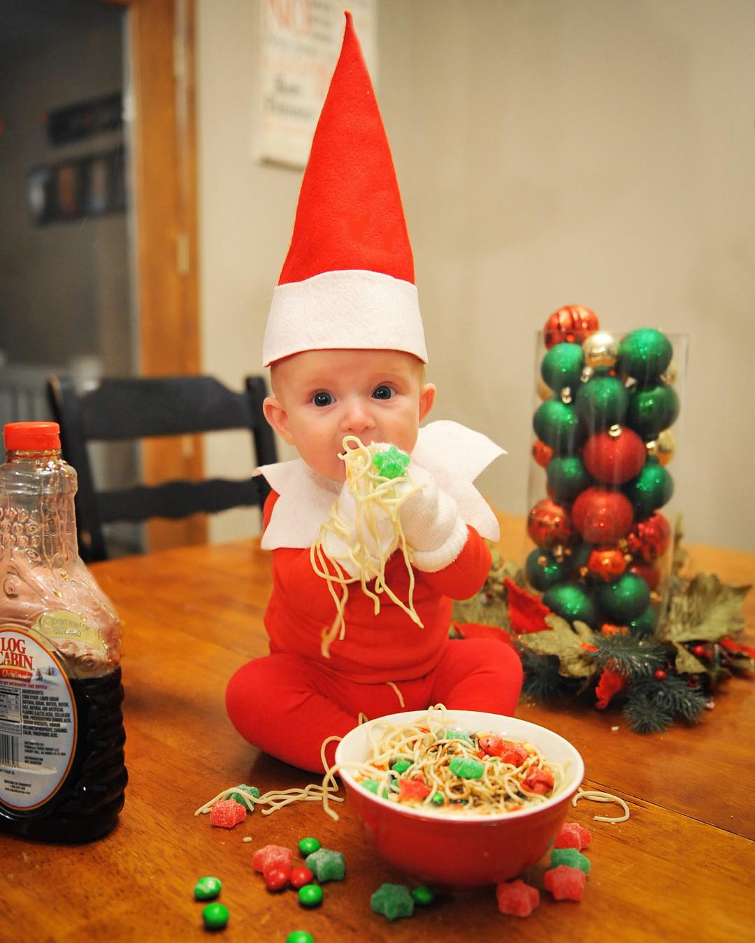 Este padre de 6 hijos convierte a su bebé en un adorable elfo