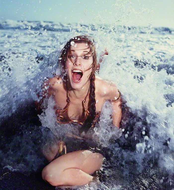 princess-leia-bikini-return-jedi-beach-shoot-1983-carrie-fisher-12