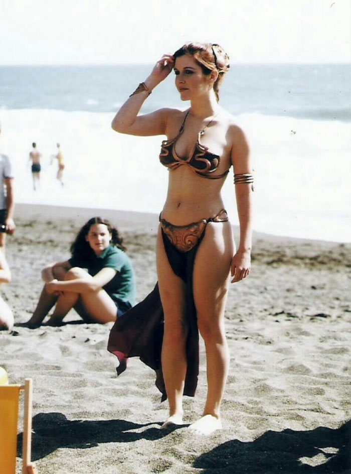 princess-leia-bikini-return-jedi-beach-shoot-1983-carrie-fisher-13