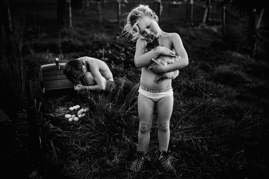 raw-childhood-without-electronic-devices-niki-boon-new-zealand-14