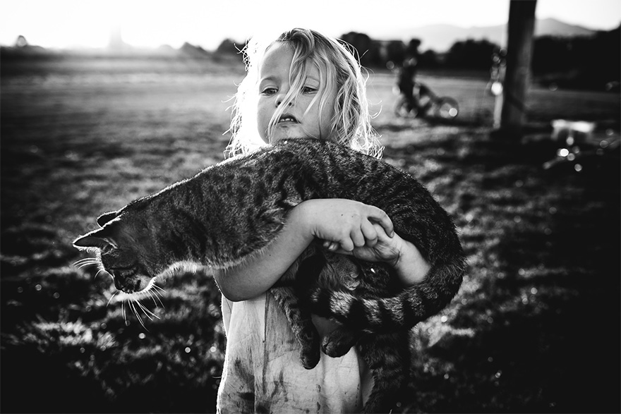 raw-childhood-without-electronic-devices-niki-boon-new-zealand-4