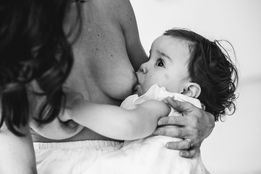 Breastfeeding-Stories-Moments-of-Motherh