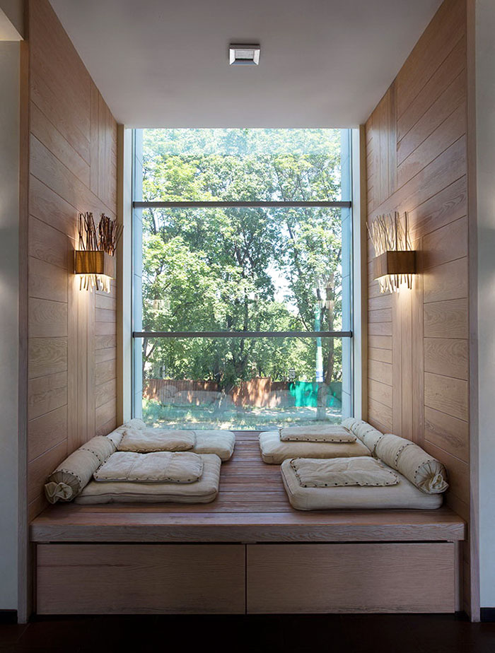 Modern Reading Nook with Simple Decor