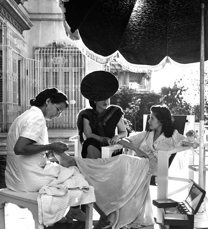 vintage-black-and-white-women-fashion-photography-nina-leen-113-57309fdecf44e__700.jpg