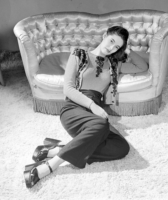vintage-black-and-white-women-fashion-photography-nina-leen-73-573096304c727__700.jpg