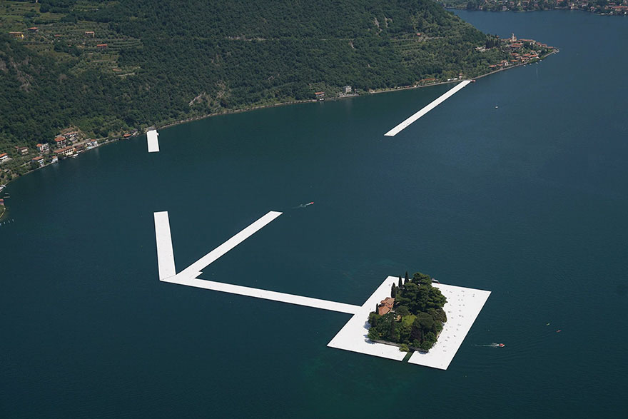floating-piers-open-christo-jeanne-claude-italy-10