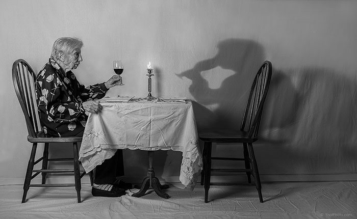91-year-old-mother-playful-photography-elderly-women-strange-ones-tony-luciani-8