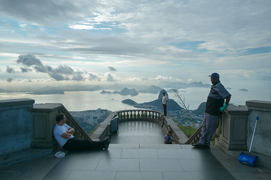 Photographer Points Camera The Wrong Way At World’s Most Visited Locations 