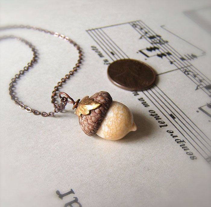 glass-acorn-jewelry-necklaces-earrings-bullseyebeads-10