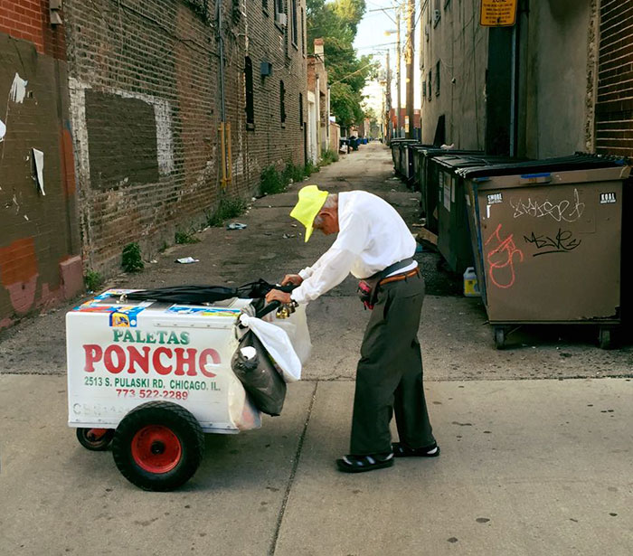 senior man pushing cart popsicle street seller fundraiser fidencio sanchez 1