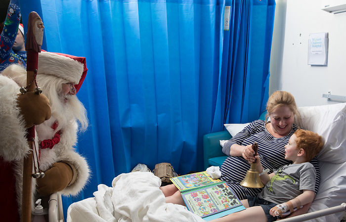 This Photographer Is Using Photoshop To Give Seriously Sick Children A Magical Christmas They Couldnt Have