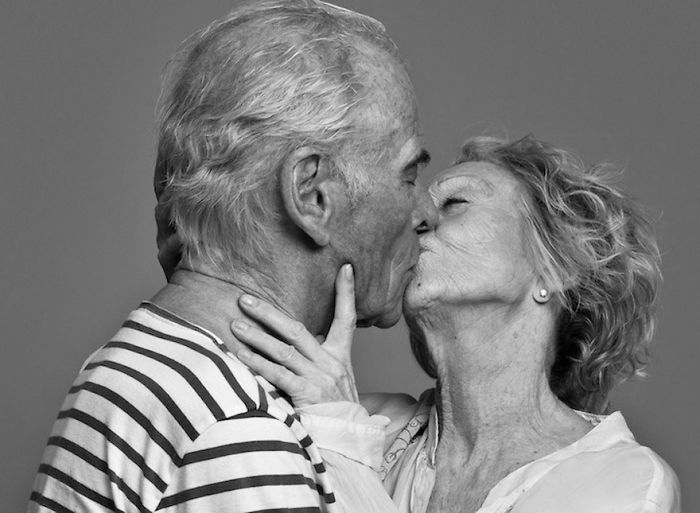  people passionately kissing can tell real 