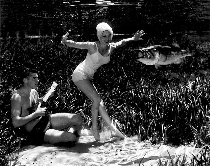 Underwater Pinups Photography,Shot Underwater In 1938 by Bruce Mozert