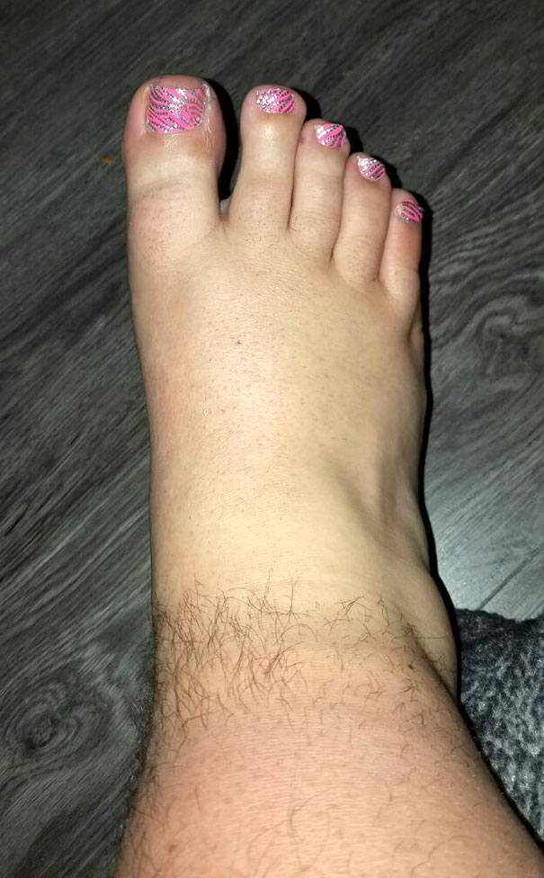 My Husband Bet Me I Couldn Shave His Foot Without Him Waking Up. This Is What He Woke Up To This Morning