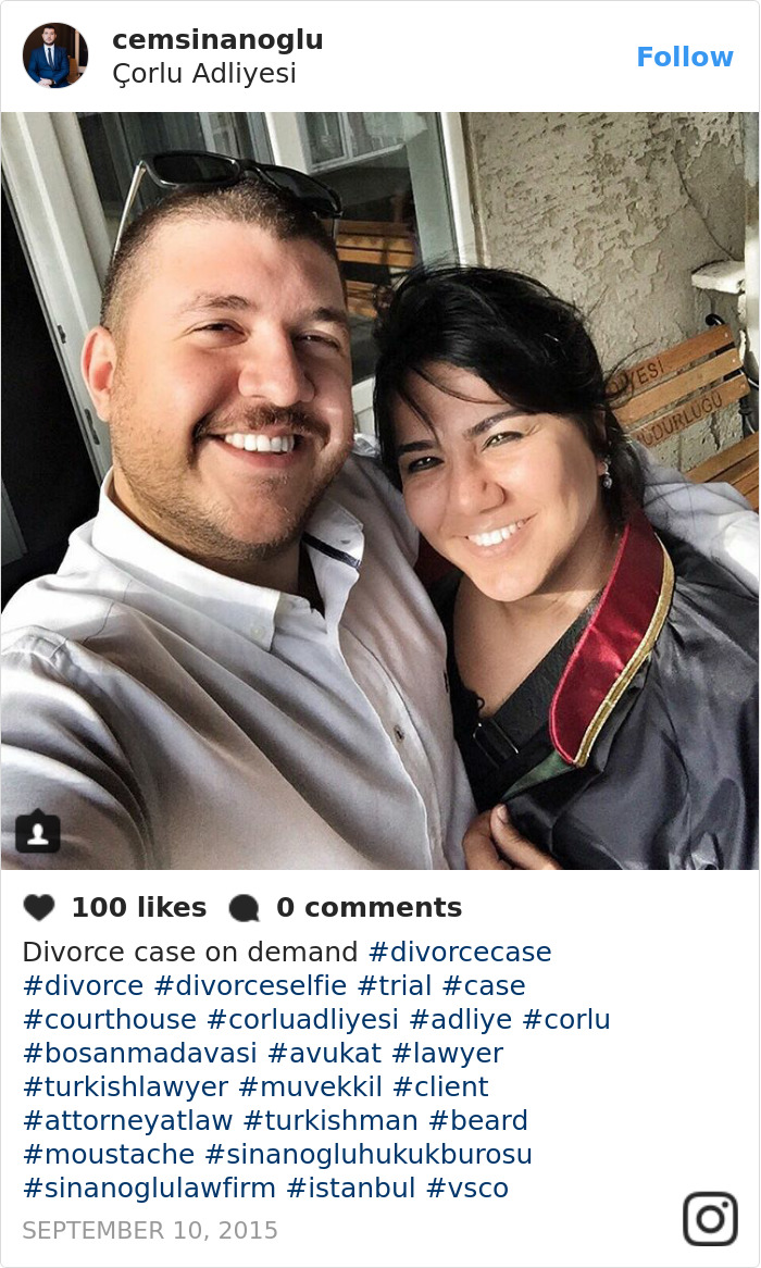 La nueva moda de tomar una selfie al momento de concretar el divorcio