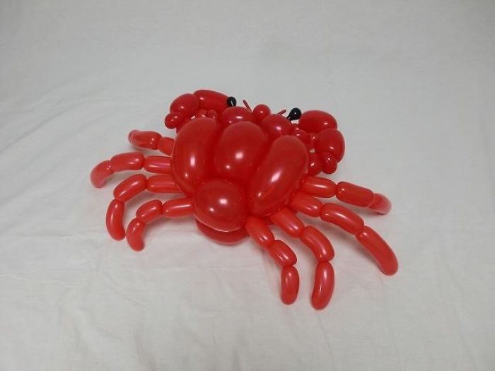 Crab figuras hechas con globos inflables