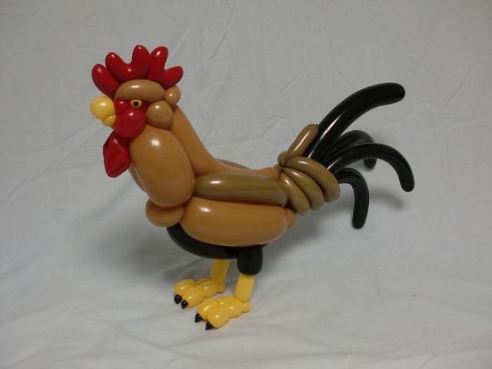 Rooster figuras hechas con globos inflables