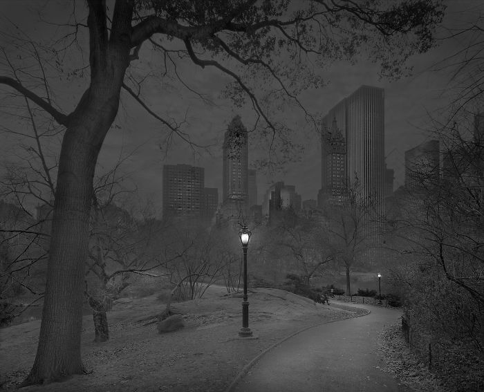 Photographer Suffering From Terrible Insomnia Captures Haunting Pics Of Central Park When Theres No People