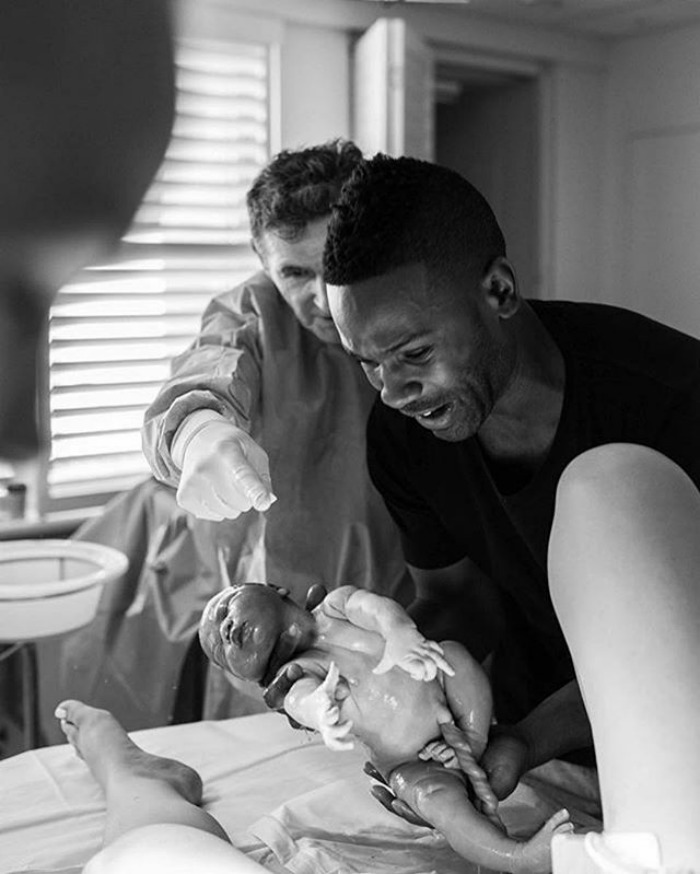 30+ Powerful Photos Of Dads In The Delivery Room To ...