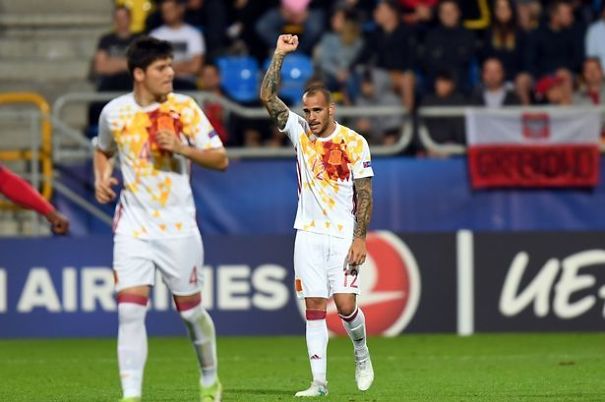 Spain's New Shirt Looks Like It Got Dirty While Eating Bolognese Pasta