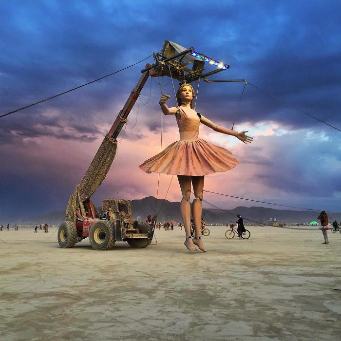 60+ Epic Photos From Burning Man 2017 That Prove Its The Craziest Festival In The World