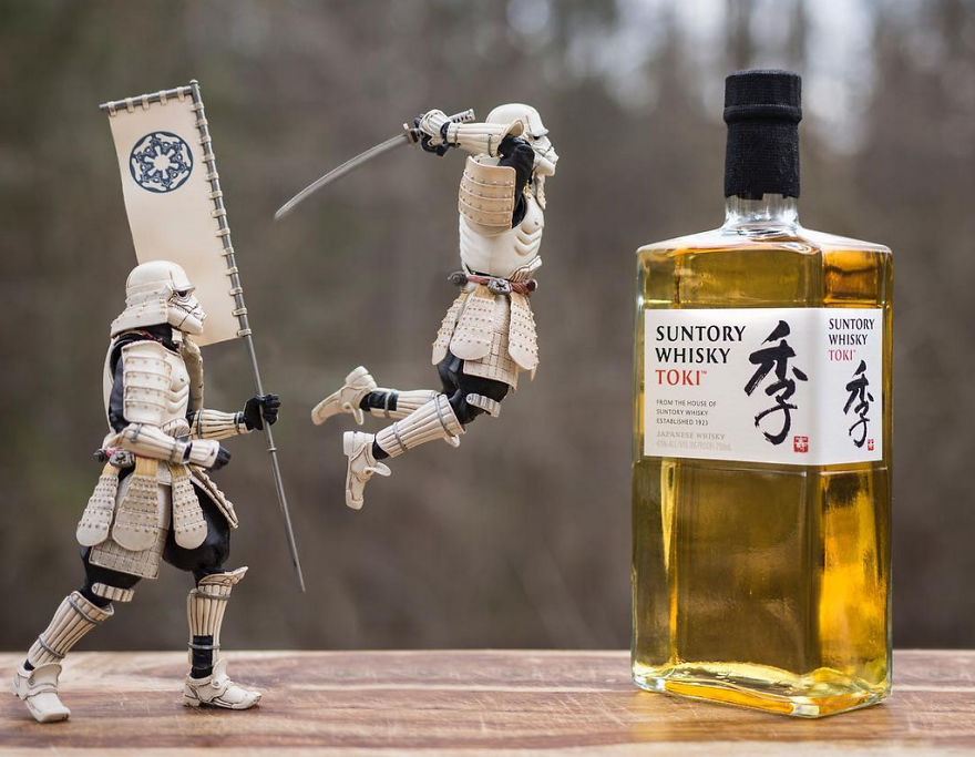  photographer captures stormtroopers posing shelf liquor 