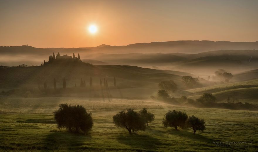  photographed beauty tuscany during sunrises sunsets 