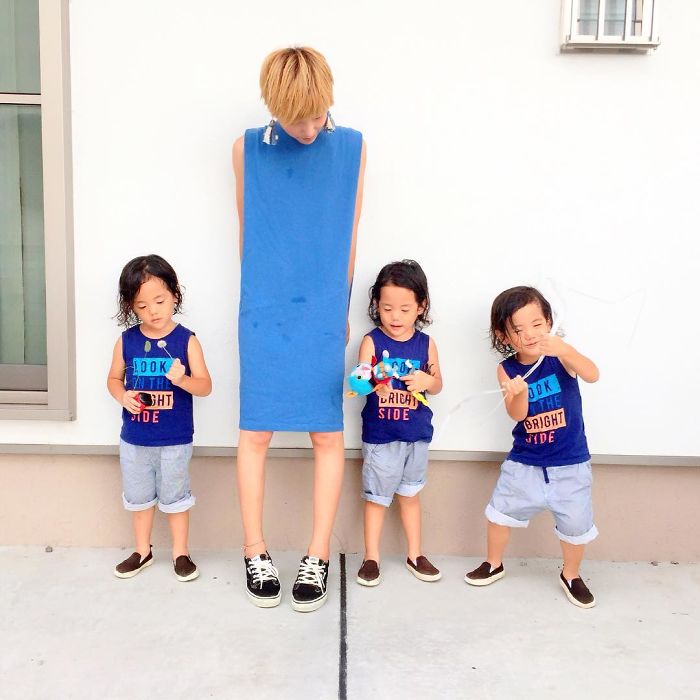 Japanese Mom Captures Her Life With Her Twins And Triplets And Its Just Too Adorable